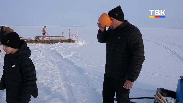 «Душе легче». Для крещенских купаний люди специально приезжали в Быстровку