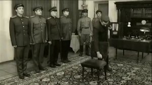 6 кадров - стул Сталина