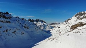 2110770-uhd_3840_2160_30fps