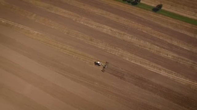 claas xerion 4000(400л.с.) с 12 м дисковой бороной amazone Catros смотреть онлайн