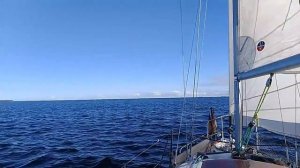 Прогулка на яхте в прекрасный осенний день!