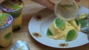 Paula von Dr. Oetker Pudding mit Waldmeister Wackel Pudding Flecken