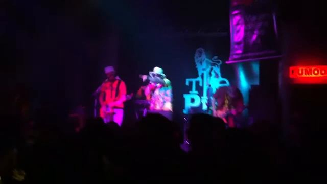 Toc Toc DJ com No Falo Americano no THE PUB смотреть онлайн