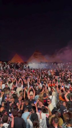 'Keinemusik Rocks the Pyramids with Arabic Hit 'Sidi Mansour'! 🎶🛕🇪🇬 ☁️❤️ #Keinemusik #egypt