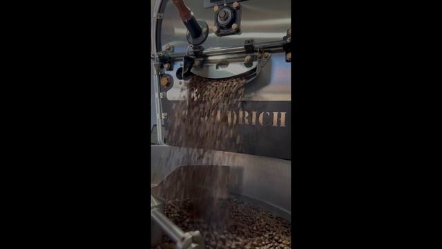 Обжарка зерен "Andino Coffee Beans"  на ростере DIEDRICH ROASTERS IR-5
