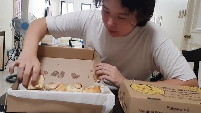 DON SENYO Cinnamon Roll Taste Test Review смотреть онлайн