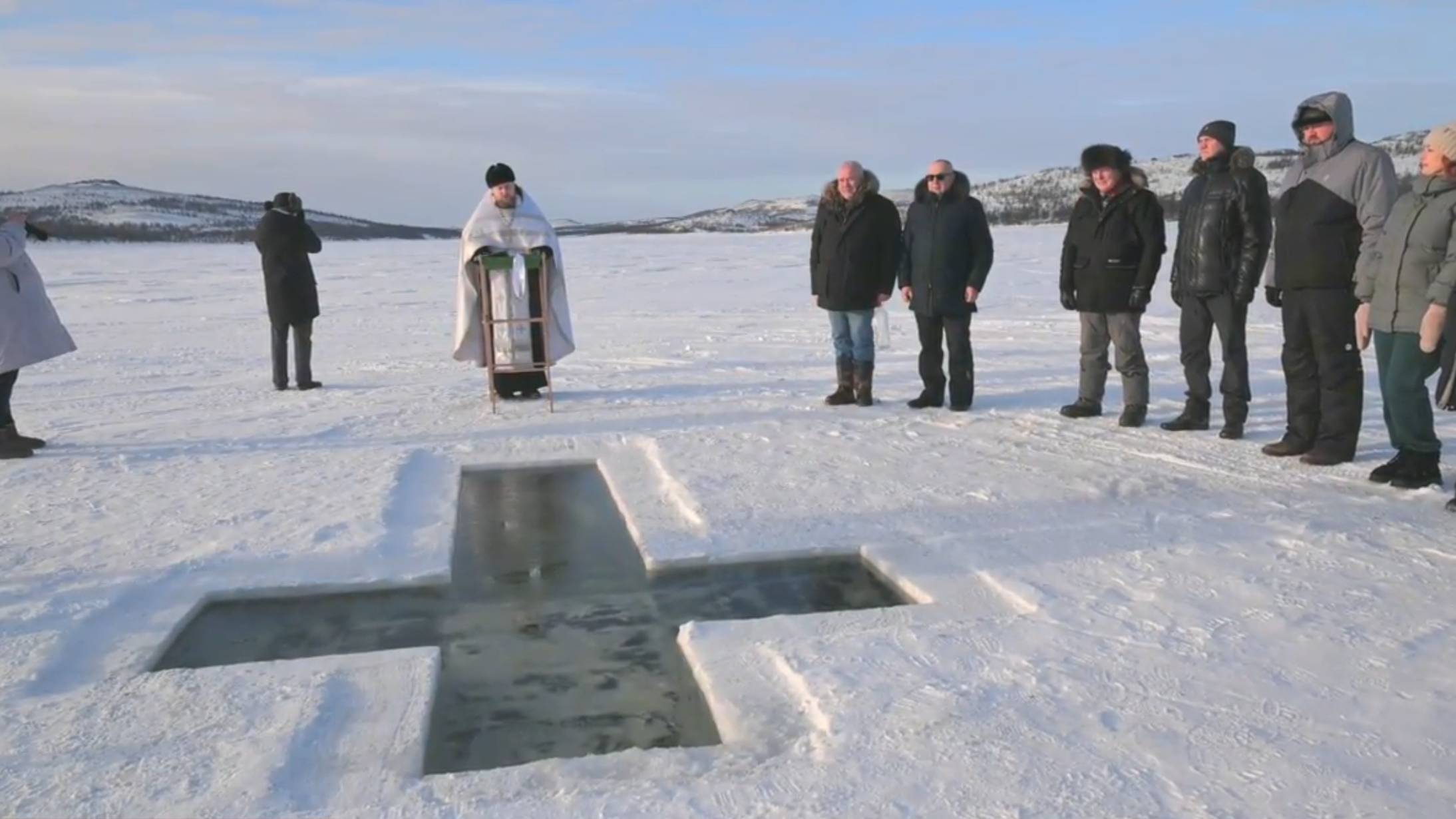 Чин великого освящения воды прошёл на водохранилище в Магадане