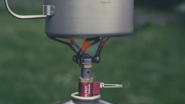 Alpkit MytiMug 650 titanium and Kraku gas canister stove смотреть онлайн