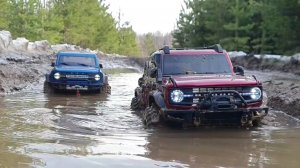 По грязи на двух Bronco