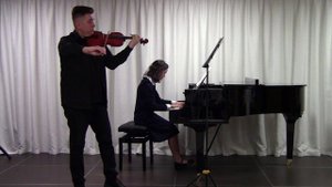 Аджиева Лейла
Н. Паганини "Кантабиле"
В. Монти "Чардаш"