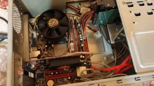 Компьютер пищит 4 раза и 10 раз не включается Материнская плата Pegatron IPM61-GS Биос АМИ