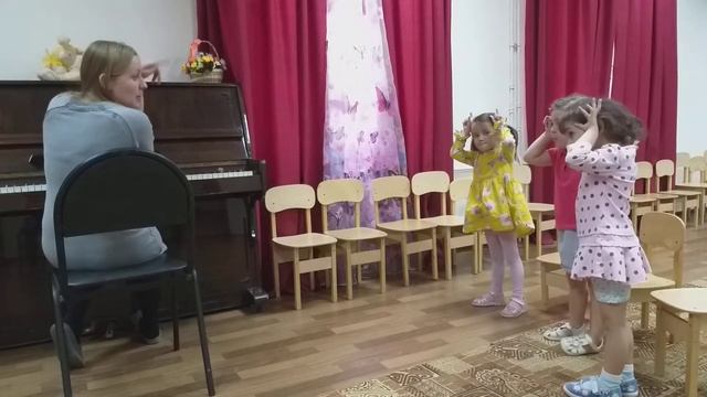 Коррекционно развивающие вокальные упражнения. Коровка.
