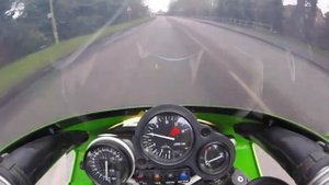 Kawasaki ZX750 ZXR750 Onboard