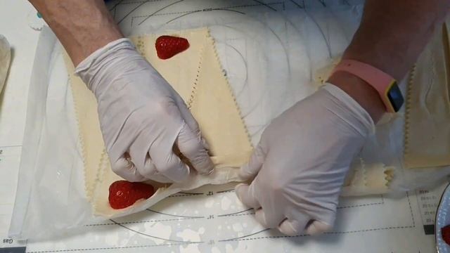 Быстрая выпечка из готового слоёного теста. Просто и вкусно