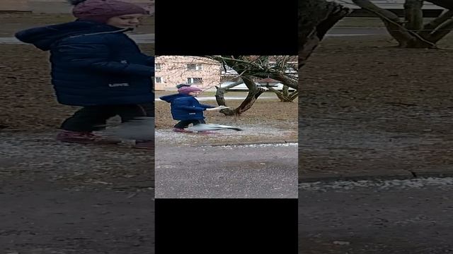 кормлю птички😄 смотреть онлайн