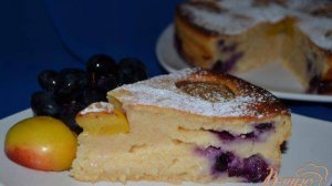 Йогуртовый пирог с нектаринами и виноградом