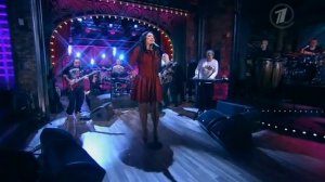 Лолита исполняет песню "Анатомия"
