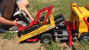 BRUDER TRUCKS + PEG PEREGO JOHN DEERE Ground FORCE ♦ BRUDER Spielwaren für Kinder!