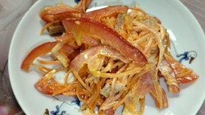 Пикантный салат с морковкой по корейски