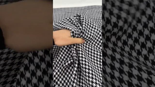 Костюмная ткань с принтом гусиной лапки. Костюмка черно-белая #костюмнаяткань #шитье  #ткань