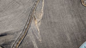 Как зашить  джинсы с большим разрывом ( штопка)