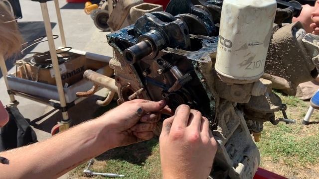 THE ALMIGHTY BUMBLE! PT 1 / Plus SR20DET Swapped C33 Laurel? смотреть онлайн