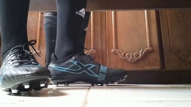 Unboxing da chuteira Oxn Velox 4 Neo Cmpo Preta e Azul. смотреть онлайн