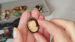 #7 Посылки с аукциона \  Урановое стекло \ Будни чешской деревни  #чехия #чешскаябижутерия