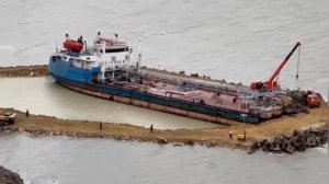 МЧС показало с воздуха, как выглядит Черноморское побережье после разлива мазута