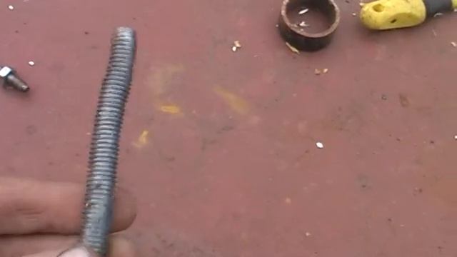 Прикол с кривой #резьбой #shorts Может кто подскажет? смотреть онлайн