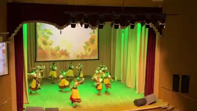 Праздничный концерт "Самой дорогой и нежной" смотреть онлайн