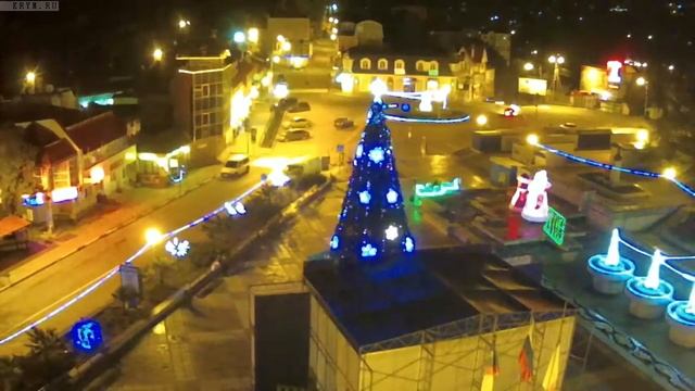 Вебкамера "Площадь Советская". Запись 27.12.2017 22:00:05 смотреть онлайн