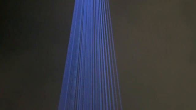 Лазерный луч в небо - массив из лазеров P05RGB смотреть онлайн