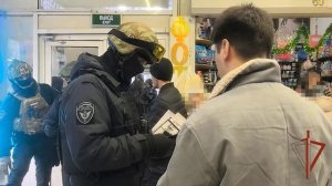 После рейда в одном из московских ТЦ из России депортируют 426 мигрантов, незаконно находящихся в РФ