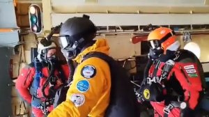 Первый в мире прыжок из стратосферы с парашютом на Северный полюс сделали три россиянина