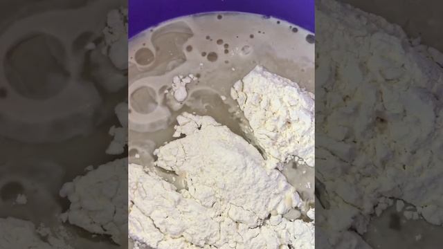 🥐Рогалики🥐 с домашней замороженной клубникой + творожное зерно смотреть онлайн