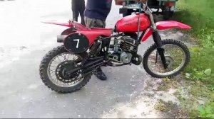 Запустили Чезет 250. Мощь!.mp4