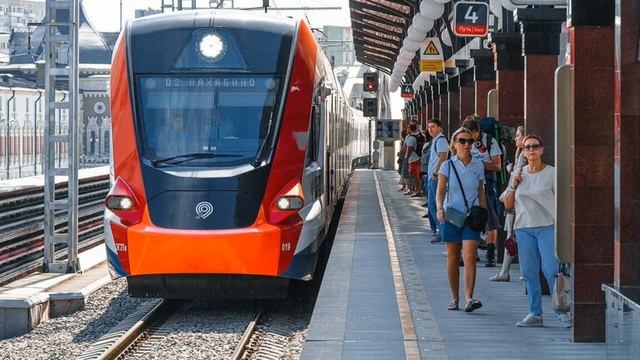 Самодельный информатор станции Площадь трёх вокзалов смотреть онлайн