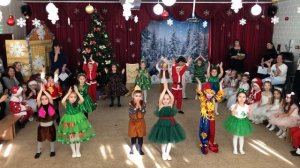 Новогодний серпантин  Старшая группа