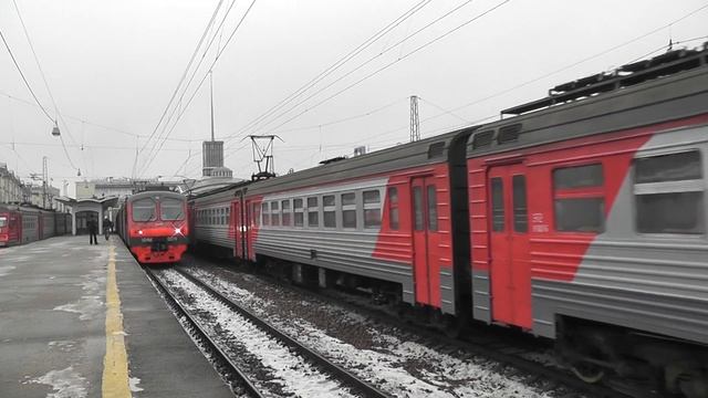 Электропоезд ЭТ2-018 смотреть онлайн