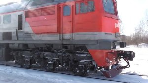 Тепловоз ДМ62-1745 заходит под состав поезда № 6273/6274 Сонково - Савелово