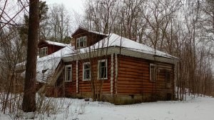 Дом управляющего имением Сназиных-Тормасовых и подземный ледник под ним для хранения продуктов.