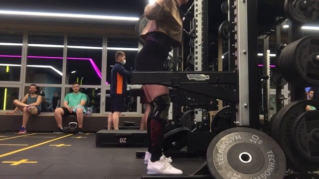 Синглы7я.Д4.3.Присед Т/А с паузой (2 сек) 75кгх4 (12.05.21) смотреть онлайн