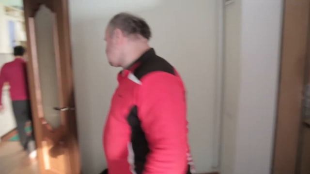 ГОСТЬ НЕОЖИДАЛ ТАКОГО ПОВОРОТА. смотреть онлайн