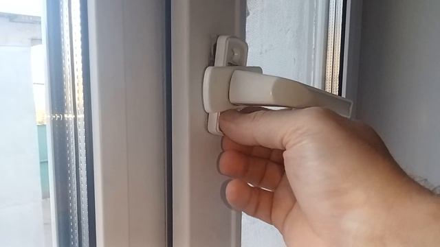 Как заменить ручку на пластиковом окне - сможет любой!!!