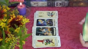 ЧТО ПРОИСХОДИТ В ЕГО ЖИЗНИ ПРЯМО СЕЙЧАС? 💚 Гадание Таро