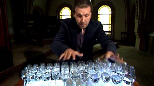 W.A.Mozart, Menuett KV6, Sergey Karamyshev, Glasharfe. смотреть онлайн