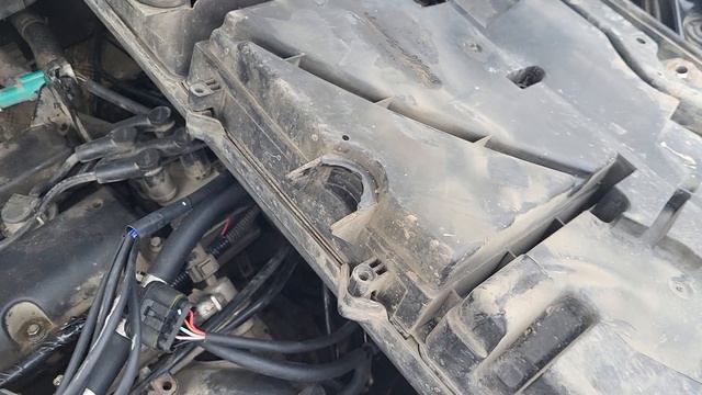 Замена воздушного фильтра и свечей на форд. смотреть онлайн