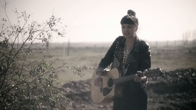 LaVitrola.cl: Mon Laferte - Desechable смотреть онлайн