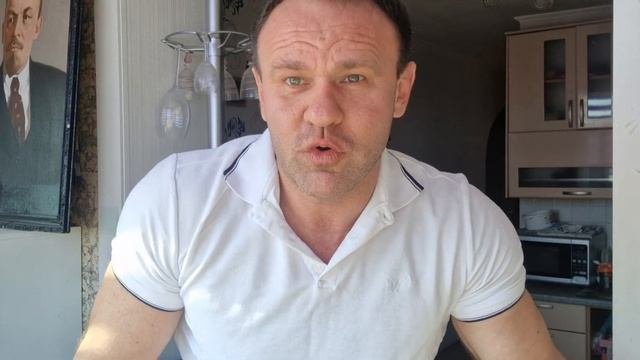Качаешься что бы выступать ? качайся на качелях.